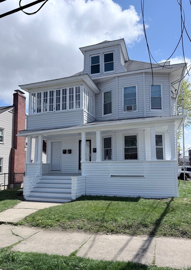 175 Fairview Ave, Unit 1st floor