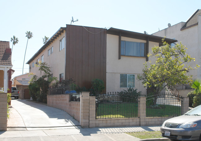 406 N Hobart Blvd in Los Angeles, CA - Building Photo - Building Photo