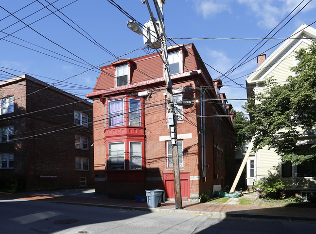 21 Dow St in Portland, ME - Foto de edificio - Building Photo