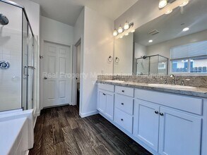 6692 E Cambridge Ave in Fresno, CA - Building Photo - Building Photo