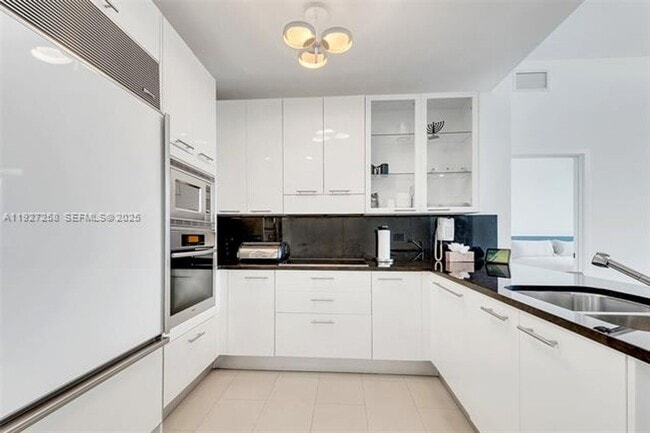 6799 Collins Ave in Miami Beach, FL - Building Photo - Building Photo