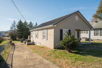 1010 Myrtle St in Kingsport, TN - Building Photo - Building Photo