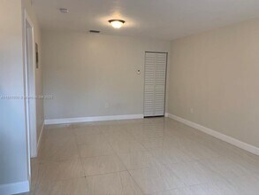 1521 NE 117th St in Miami, FL - Building Photo - Building Photo