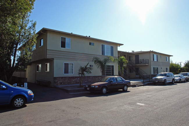 513 Laverne Ave in Aptos, CA - Foto de edificio - Building Photo