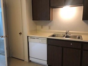 4622 Country Creek Dr-Unit -1195 in Dallas, TX - Building Photo - Building Photo