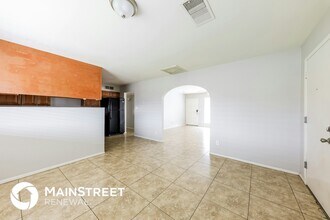 3807 W Solar Dr in Phoenix, AZ - Foto de edificio - Building Photo