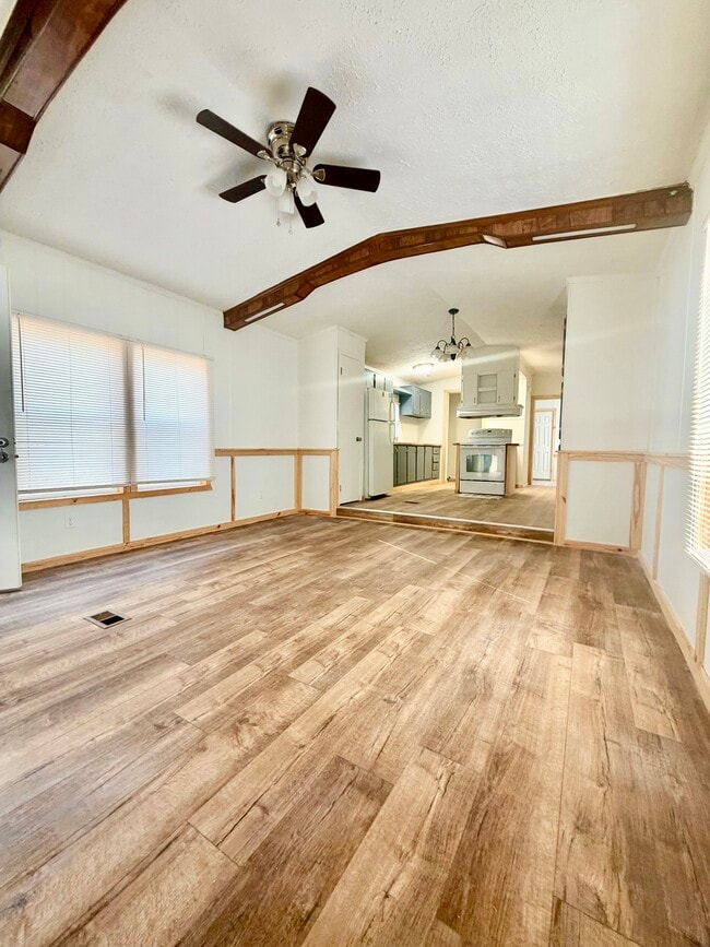 788 Old Cave Springs Rd in Tazewell, TN - Building Photo - Building Photo