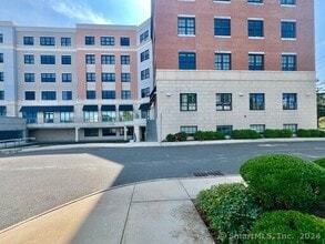 215 Stillwater Ave in Stamford, CT - Building Photo - Building Photo