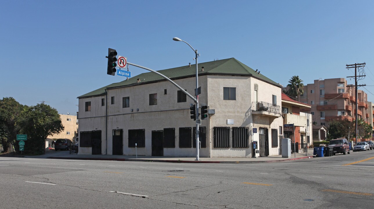 839 Alpine St in Los Angeles, CA - Building Photo