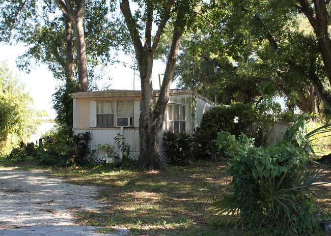 4021-4025 Palm Ln in Ft. Myers, FL - Building Photo - Building Photo