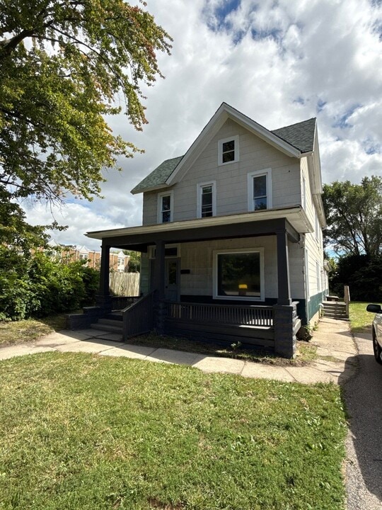 625 N Court St in Rockford, IL - Building Photo