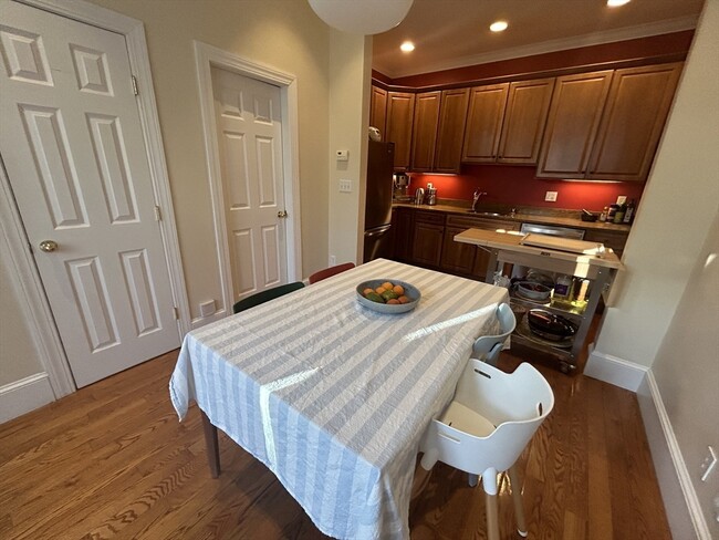 2 Swan St, Unit 2 in Arlington, MA - Building Photo - Building Photo