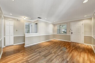 2833 Orange Tree Cir N in Palm Harbor, FL - Foto de edificio - Building Photo