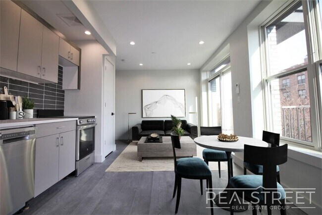 730 E 32nd St-Unit -6A in Brooklyn, NY - Building Photo - Building Photo