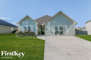 120 Ridgecrest Rd in Calera, AL - Building Photo