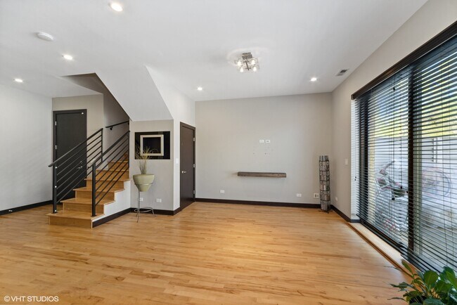 2130 W North Ave in Chicago, IL - Building Photo - Building Photo