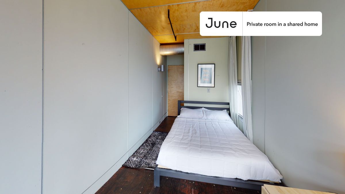 Private bedroom in 6 bed/6 bath Home in Washington, DC - Building Photo