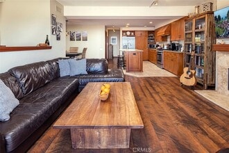 21771 Ocean Vista Dr in Laguna Beach, CA - Foto de edificio - Building Photo