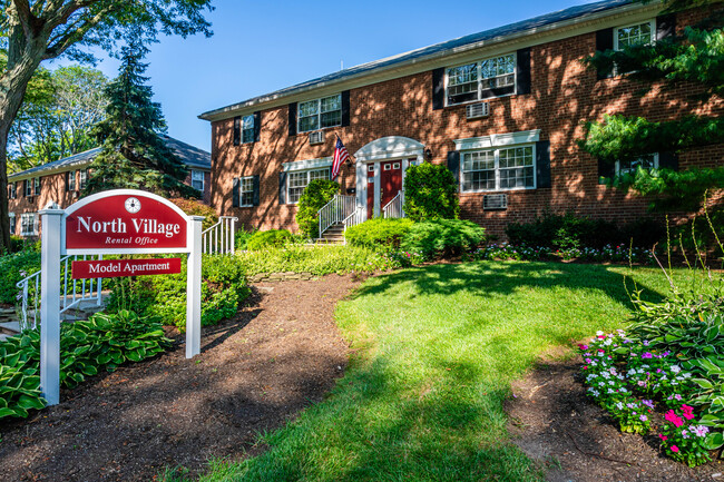 North Village Apartments in North Brunswick, NJ - Building Photo - Building Photo