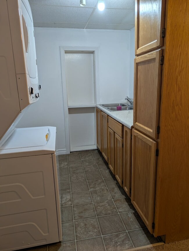 286 Greenwood Dr in Fredericton, NB - Building Photo - Building Photo