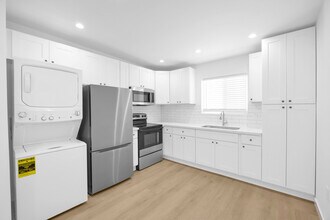 2210 Pine Ave, Unit 2211 Pine Ave in Long Beach, CA - Foto de edificio - Building Photo