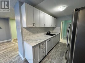 65 Highland Crescent in Kitchener, ON - Building Photo