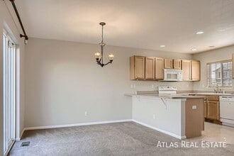 4526 Crow Creek Dr in Colorado Springs, CO - Foto de edificio - Building Photo