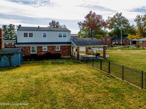 9903 Welshpool Ct in Louisville, KY - Building Photo - Building Photo