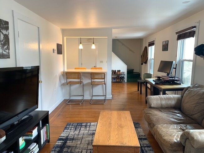 229 Spring St, Unit 2