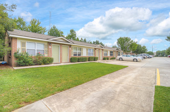 Garden Grove Townhomes in Garden City, SC - Building Photo - Building Photo