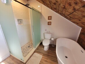 75 Summer St in Bristol, NH - Building Photo - Building Photo