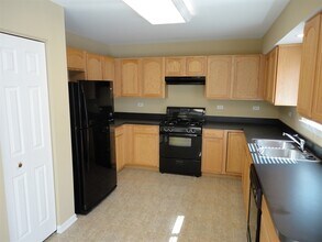 2925 Shetland Ln in Montgomery, IL - Building Photo - Building Photo