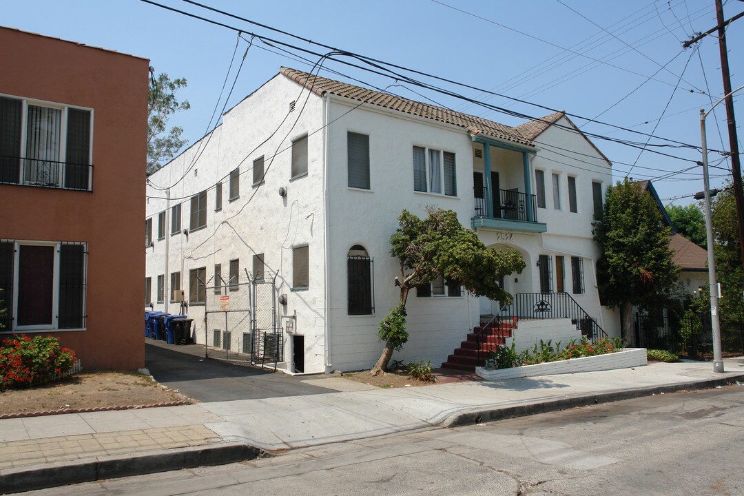 2524 W 4th St in Los Angeles, CA - Foto de edificio