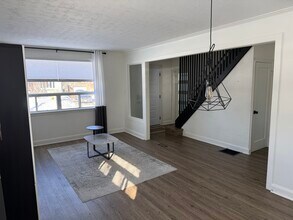 35 Ashall Blvd in Toronto, ON - Building Photo - Building Photo