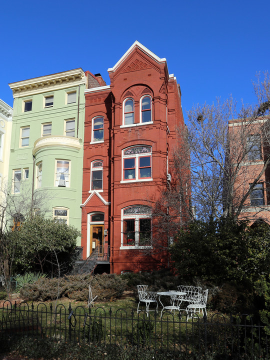 616 E Capitol St NE in Washington, DC - Building Photo