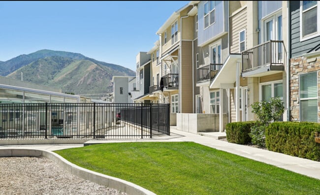 property at 1042 S High Ridge Dr