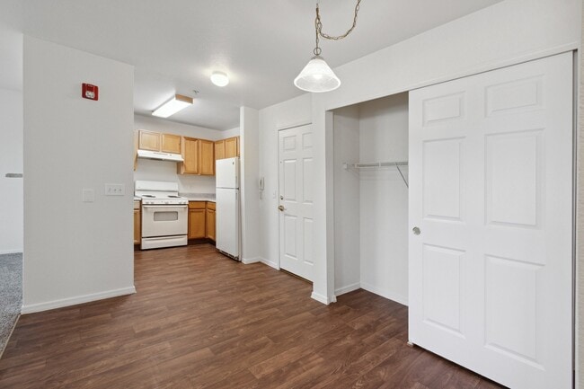 Somerset Village in Kingman, AZ - Building Photo - Building Photo
