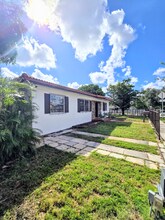 5451 SW 5th Terrace in Coral Gables, FL - Foto de edificio - Building Photo
