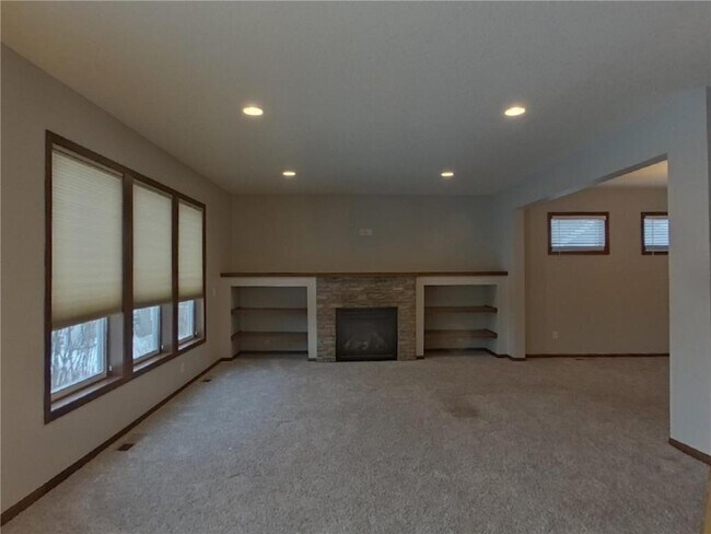 1133 Rosemary Ln in Chaska, MN - Foto de edificio - Building Photo