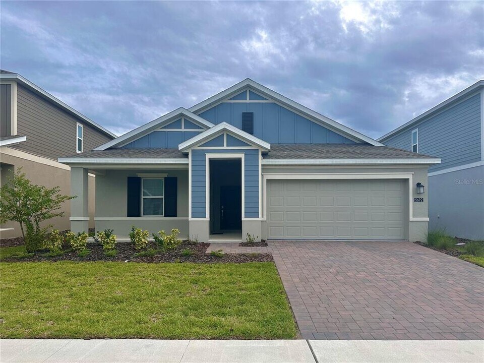 5692 Stephens Rd in St. Cloud, FL - Foto de edificio