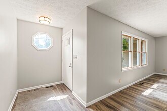 4033 Caprice Rd in Englewood, OH - Building Photo - Building Photo
