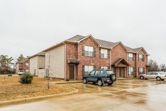 4501-4511 E Highland Dr in Jonesboro, AR - Building Photo - Building Photo