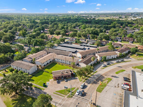 Parkview Village Apartment in Pasadena, TX - Building Photo - Building Photo