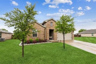 16417 Marinette Ct in Justin, TX - Building Photo