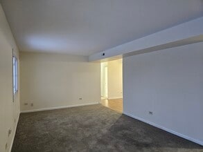 833 Village Quarter Rd in West Dundee, IL - Building Photo - Building Photo