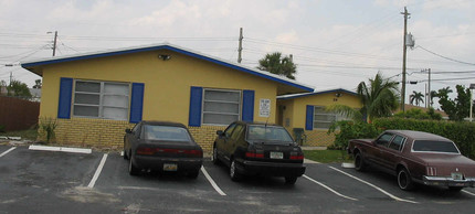 59 NW 37th St in Oakland Park, FL - Building Photo - Building Photo