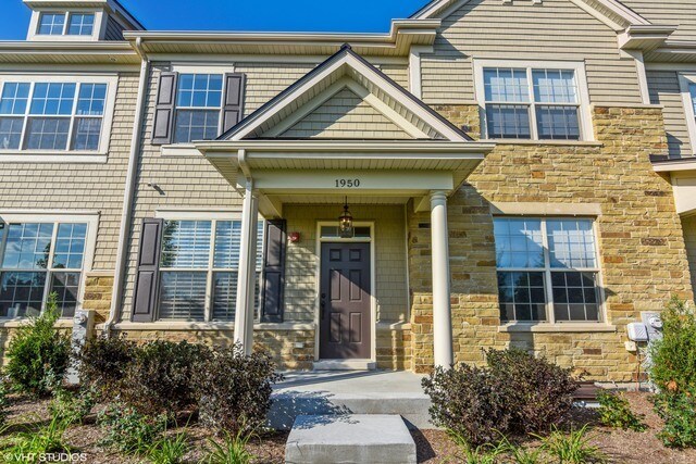 1950 Shermer Rd in Glenview, IL - Building Photo