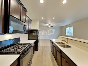 19102 Lipoma Ave E in Puyallup, WA - Building Photo - Building Photo