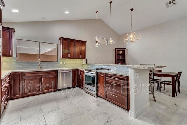 16020 S 39th Pl in Phoenix, AZ - Building Photo - Building Photo