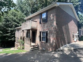 470 Martha Ln, Unit B in Clarksville, TN - Building Photo